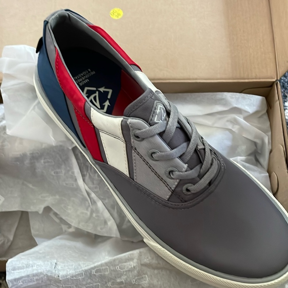 Sperry Men’s Striper II Bionic. Size 9 Grey